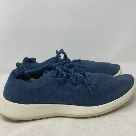 Allbirds Merino Wool Runners Mizziles in Hazy Indigo and Natural White - Picture 2 of 6